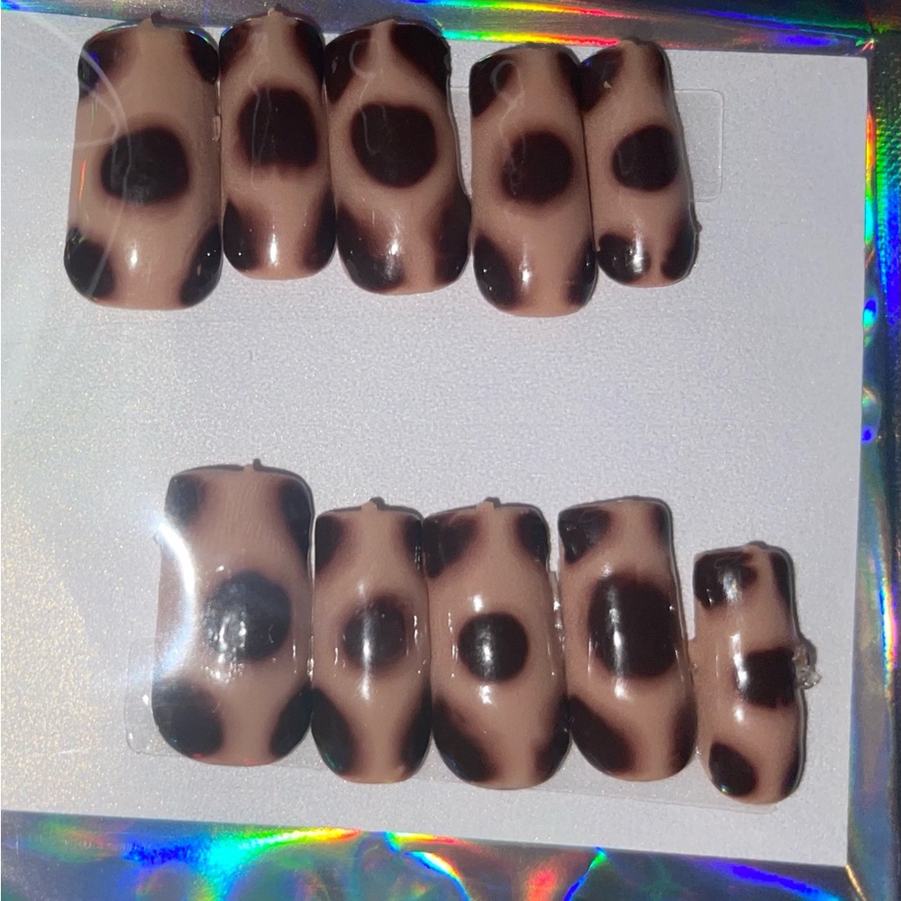 Leopard Print Press-On Nails in Nude and Dark Brown